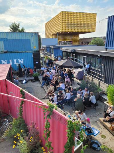 Den Lyserøde Container